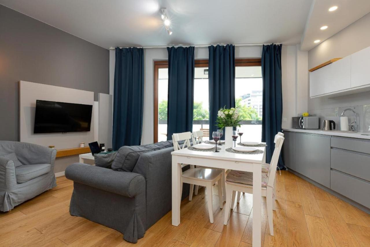 Modern Apartment With Pool Near Golden Terraces Warschau Exterior foto